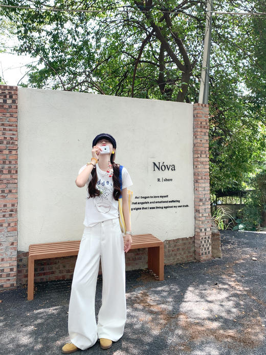 <曾小咸推荐>小清新花朵字母印花白色圆领短袖T恤 商品图7