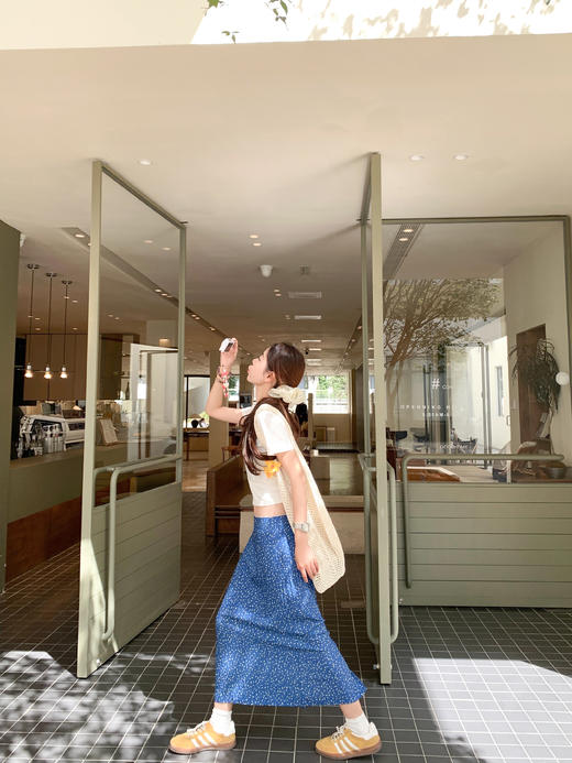 <曾小咸推荐>蓝色碎花半身裙印花短袖T恤 商品图9