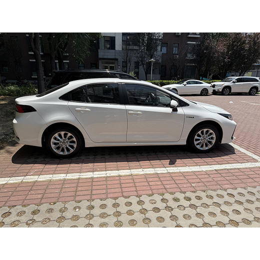 丰田 卡罗拉 双擎 1.8LE-CVT精英版【长租-北京】 商品图3