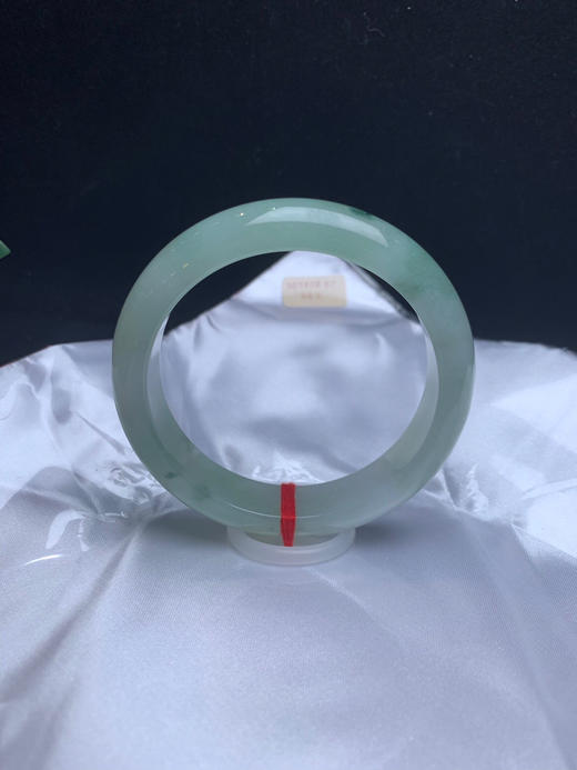 620240，55.5飘花手镯，很油润，飘清新蓝花，干净清爽 商品图1