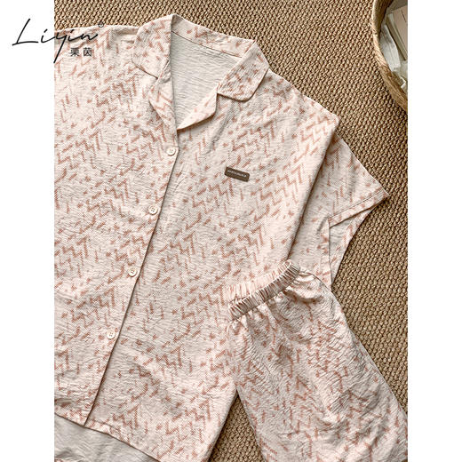 可人儿小众设计师新款泡泡绵女士睡衣夏季短袖可外出家居服三件套 商品图1