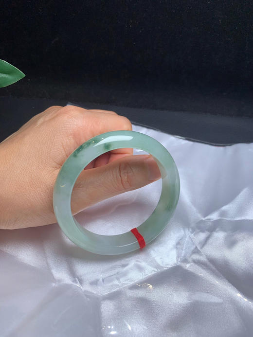 620240，55.5飘花手镯，很油润，飘清新蓝花，干净清爽 商品图5