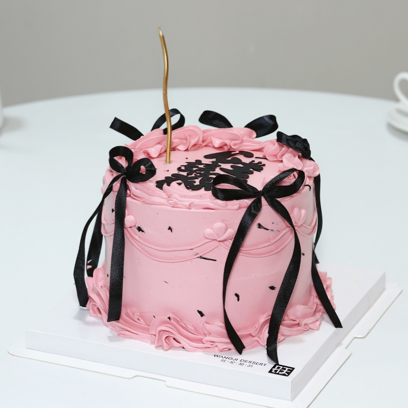 【新款蝴蝶结款】-新鲜芒果与百利脆脆片夹心，有进口动物淡奶油和混合乳脂奶油可选