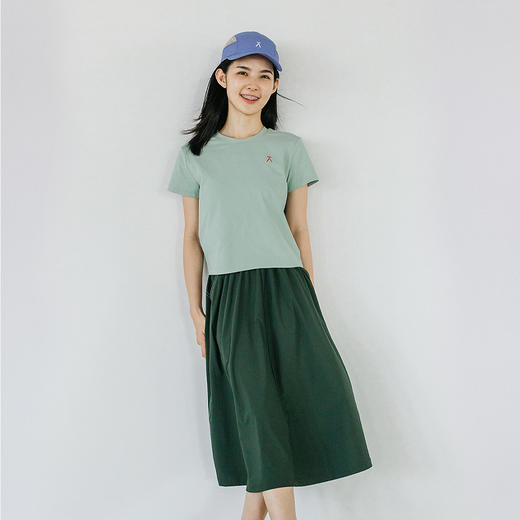 【出游季特惠】ACMEITEM爱棵米 防泼水运动半裙1000+高效防晒半身中长裙女士GAF2370116B 商品图1