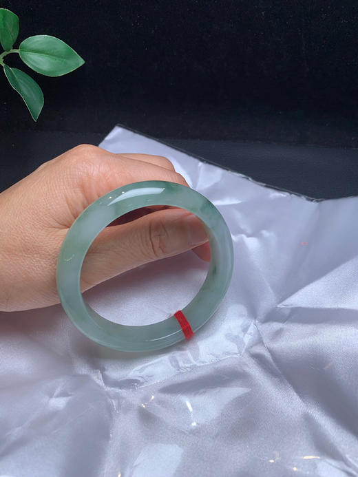 620238，56.8飘花手镯，很油润，飘清新蓝花，干净清爽 商品图5