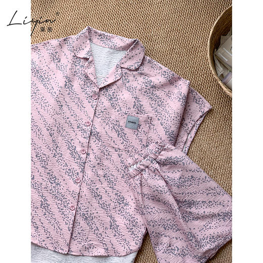 可人儿小众设计师新款泡泡绵女士睡衣夏季短袖可外出家居服三件套 商品图2