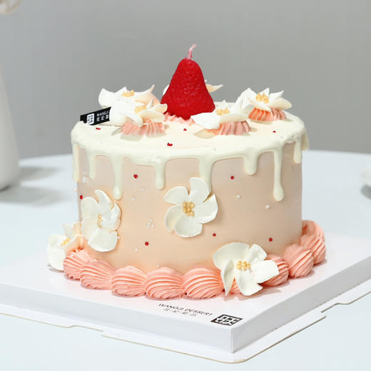 轻奢女王，新鲜芒果夹心，动物淡奶油和国产混合乳脂奶油可选 商品图0