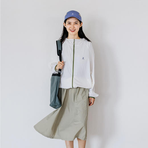 【出游季特惠】ACMEITEM爱棵米 防泼水运动半裙1000+高效防晒半身中长裙女士GAF2370116B 商品图2