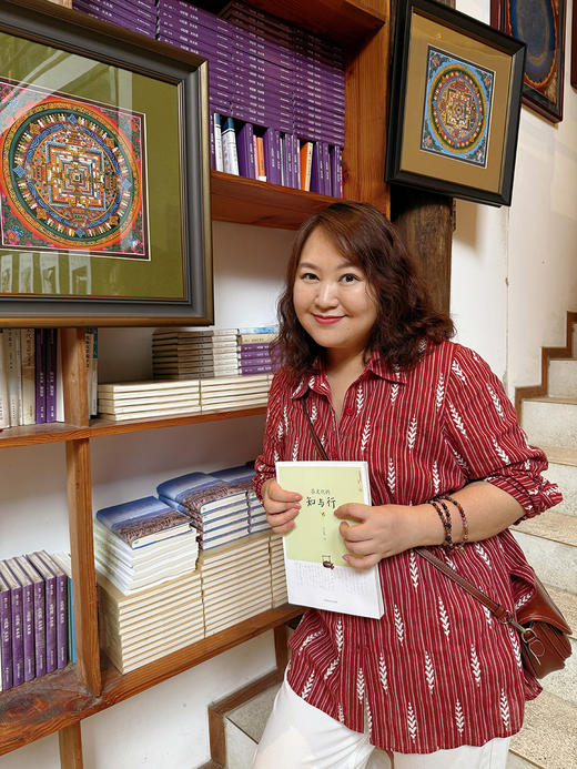 现货秒发🍎【棉麻刺绣衬衫】甄选高阶棉麻，匠心刺绣点缀，经典红白条纹，衬出岁月赋予的从容光彩。 可单穿，可作开衫，跨越夏秋的从容之选。 商品图0