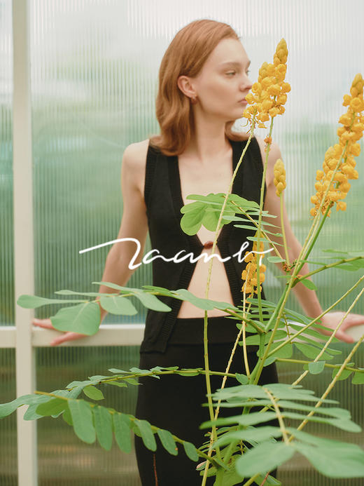 ZAANLI｜ZNSS25042 亚麻粘纤微光串珠马甲针织背心 [ 浅银白 / 雾黑 ] 商品图12