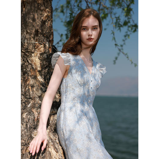 三彩2025夏季新款碎花连衣裙法式V领飞飞袖收腰A字裙长裙M 商品图1