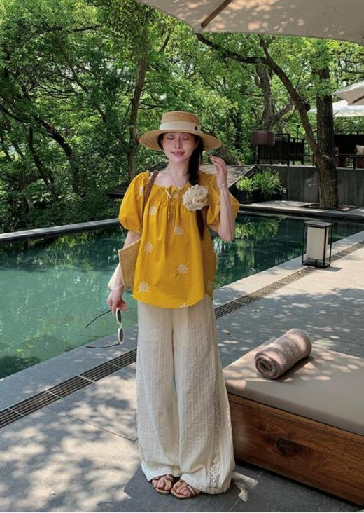 🌸美到心颤❗️重工绣花料❗️【AUChris法式度假风小衫】👍慵懒随性美到犯规！ 😍浪漫异域风情秒变街拍C位，👏美到闺蜜追着问链接 ✅立体刺绣精致度拉满，自带高级感 商品图3