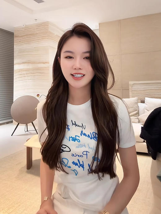 COCO ZONE 刘一一 设计感修身舒适显瘦刺绣圆领T恤 CD2A0703 商品图1