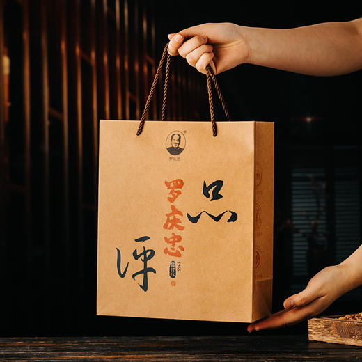 热卖中！！【茅台标准制定者】罗庆忠酒·品评级1965 53°酱香型白酒 500ml/瓶 商品图11