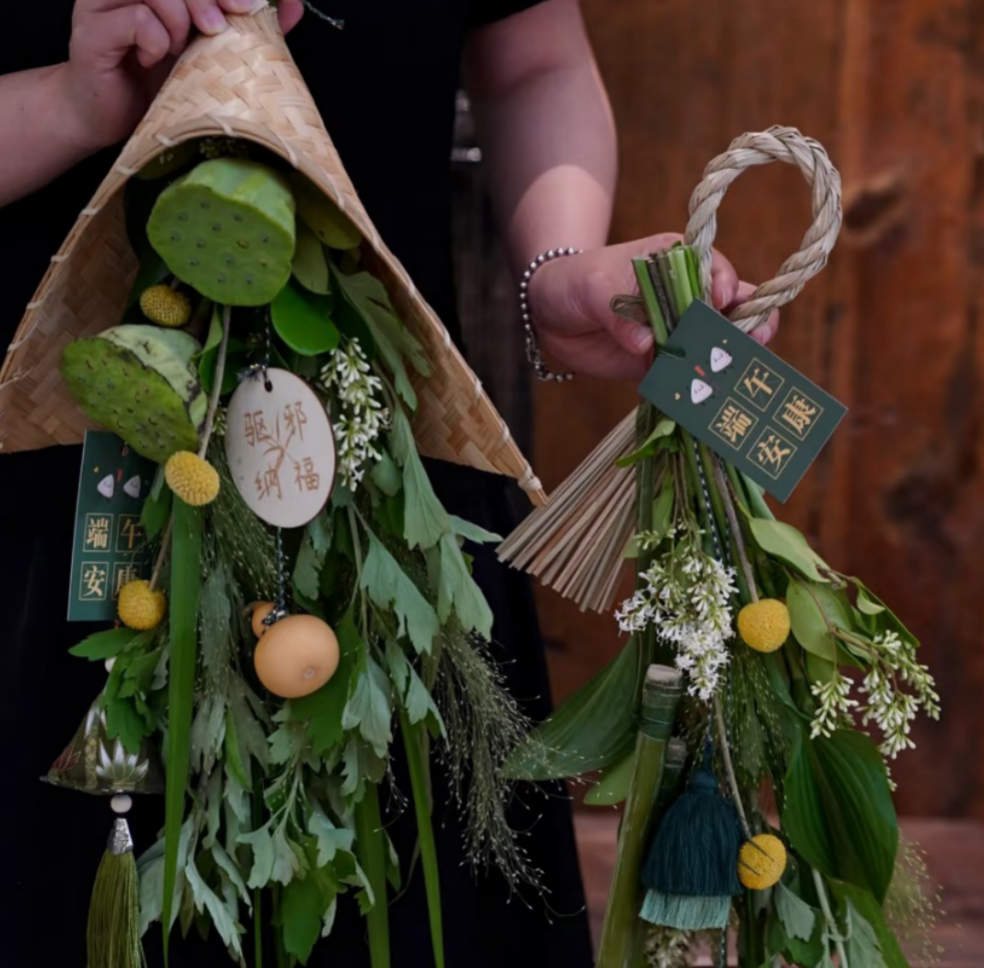 端午悬艾挂花
