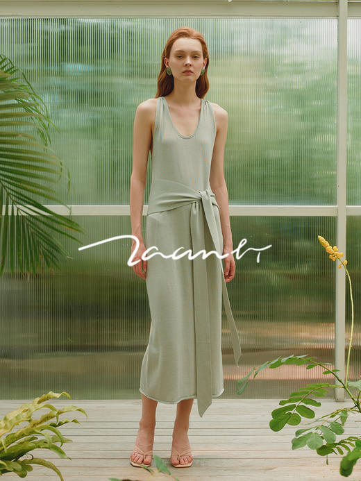 ZAANLI｜ZNSS25016 三醋酸露背纽结绑带针织连衣裙 [ 豆绿 / 雾蓝 ] 商品图11