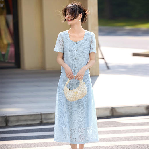 【专属特价】熙世界淡人穿搭提花蕾丝裙子套装女夏季气质方领上衣半身裙两件套 商品图3