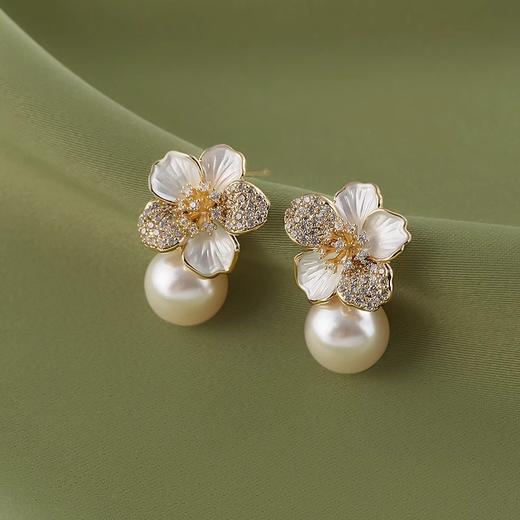 雀说 滴油珍珠耳饰女花朵耳环轻奢高级感设计感耳环SEH120030 商品图0