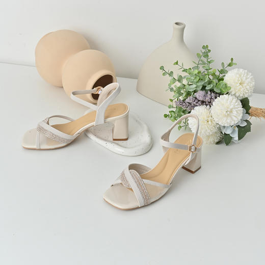 经典鲨2025夏季新品气质通勤高粗跟露趾后空舒适简约凉鞋女KC19-529171 商品图3