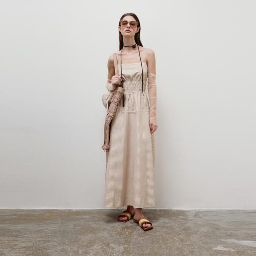 lost in echo2025春夏新款A字抽褶露背收腰显瘦条纹吊带长连衣裙 商品图0