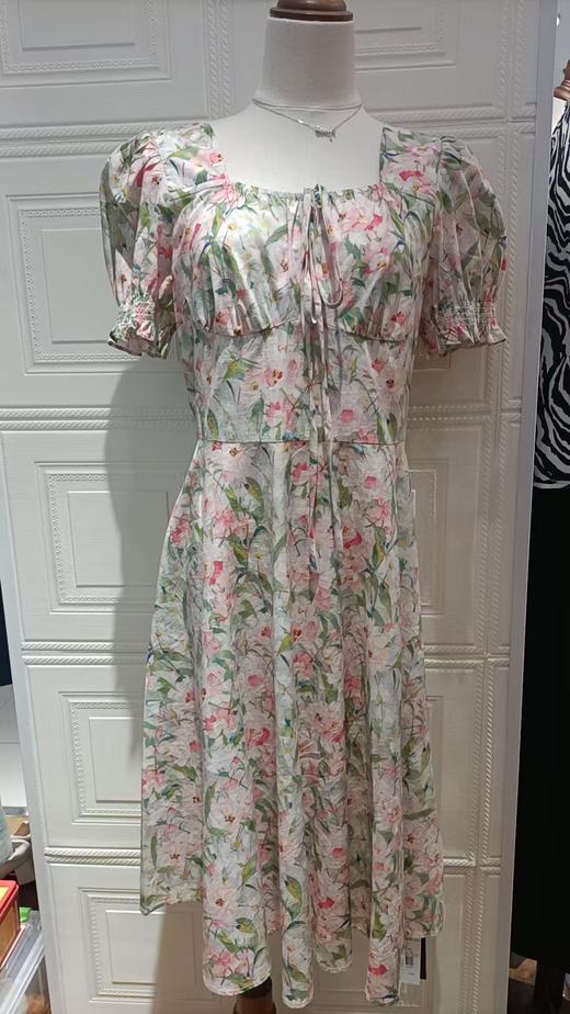 卡伊简爱 泡泡方领法式温柔风连衣裙 商品图0