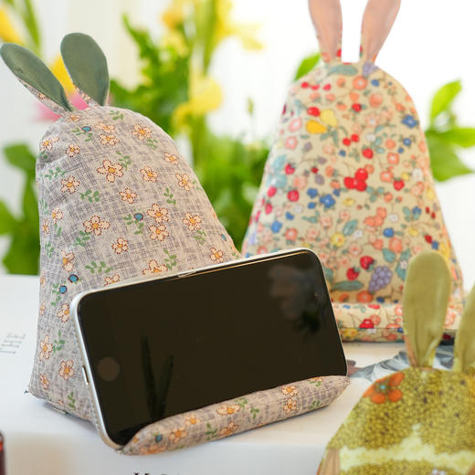 卡通小兔子系列手机支架小车载桌面落地通用便携懒人可爱高端女生新款 商品图0