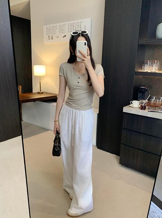 <曾小咸推荐> V领修身短袖T 日常129/件 活动价69.99/件！！ 商品图4