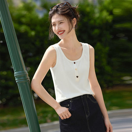 熙世界冰丝U领吊带背心女夏季2025新款基础百搭白色宽肩无袖上衣 商品图4