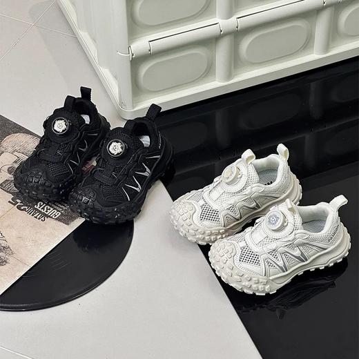 【360度旋转扣设计，简约时尚】时尚百搭旋转扣男童老爹鞋 秋季爆款女宝宝软底防滑休闲单鞋 穿着舒适 旋转扣设计方便穿脱 多彩配色 满足各种搭配需求-QQ 商品图1