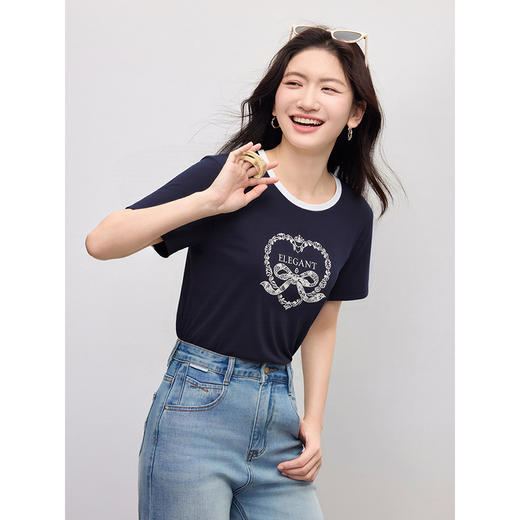 【专属特价】熙世界2025夏季新款美式复古印花正肩t恤女短袖撞色圆领纯棉上衣 商品图3