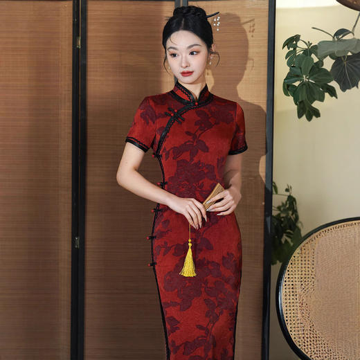 日常压皱醋酸缎国风红色长款中老年改良旗袍XL1233 商品图3