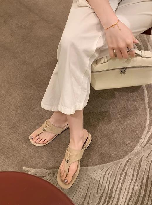 LP同款牛皮版法式气质人字夹拖流苏低跟凉拖鞋 商品图2