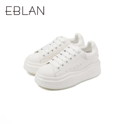 伊伴秋季减龄感小花厚底运动休闲板鞋B25452390 商品图4