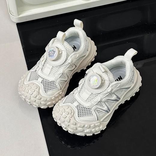 【360度旋转扣设计，简约时尚】时尚百搭旋转扣男童老爹鞋 秋季爆款女宝宝软底防滑休闲单鞋 穿着舒适 旋转扣设计方便穿脱 多彩配色 满足各种搭配需求-QQ 商品图0