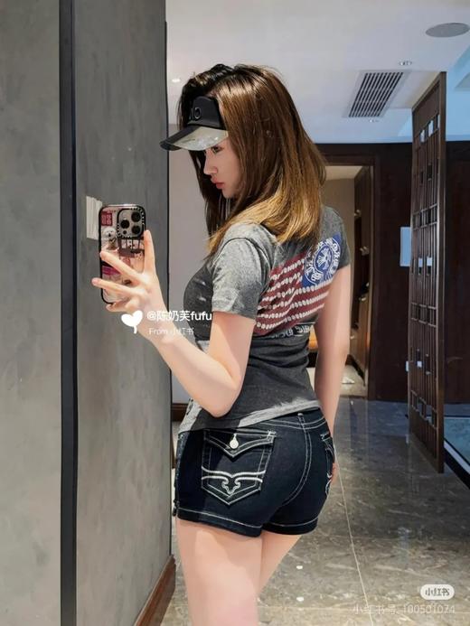 巨软~CH克罗*心Vintage鸡心领25ss 定染深灰复古印花修身收腰设计，高品 V领修身短袖T恤上衣 商品图4