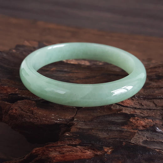 【天然正品】A货翡翠天然糯种绿底58号翡翠手镯58.1MM女士现售价：780特价！080425AH51 商品图5