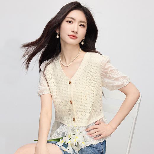 【专属特价】熙世界波西米亚风天丝绣花拼接V领上衣女夏季设计感时尚洋气小衫 商品图3