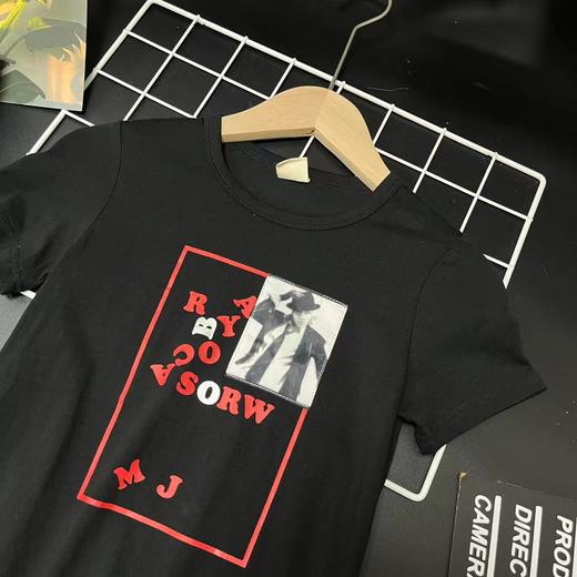 【选2件15元-NO退】130黑色潮牌红字母短袖-微脏-喜出 商品图1