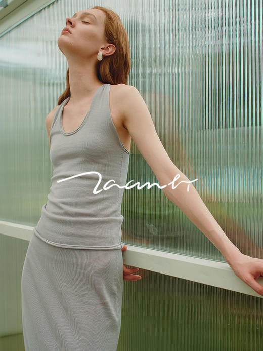 ZAANLI｜ZNSS25014 三醋酸露背纽结针织背心 [ 豆绿 / 米灰 ] 商品图2