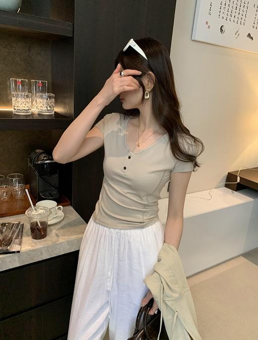 <曾小咸推荐> V领修身短袖T 日常129/件 活动价69.99/件！！ 商品图9