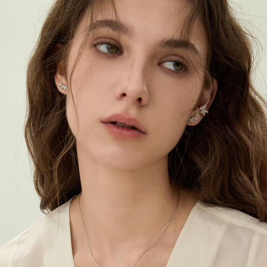 ARSIS银饰｜幸运符号系列 星悦蝴蝶耳骨夹 商品图3