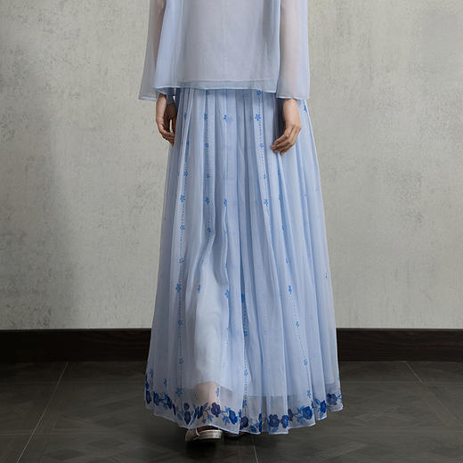 【林栖设计小店】【现货】明月花真丝轻凉马面裙2025秋季新款天丝绒绣复古半身裙女1953042 商品图4