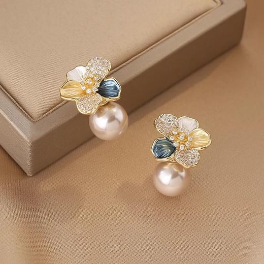 雀说 滴油珍珠耳饰女花朵耳环轻奢高级感设计感耳环SEH120030 商品图2
