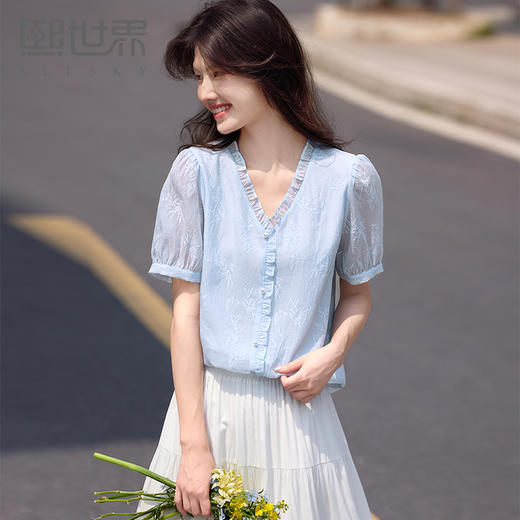 熙世界暗纹印花衬衫女薄款短袖2025年夏季新款法式荷叶边V领上衣 商品图0