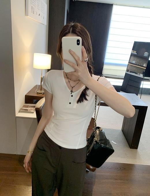 <曾小咸推荐> V领修身短袖T 日常129/件 活动价69.99/件！！ 商品图12