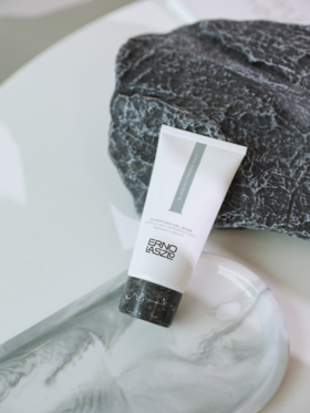 一次解决这些烦人的痘痘粉刺