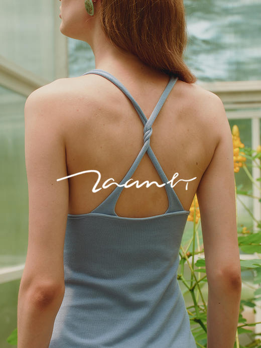 ZAANLI｜ZNSS25016 三醋酸露背纽结绑带针织连衣裙 [ 豆绿 / 雾蓝 ] 商品图4