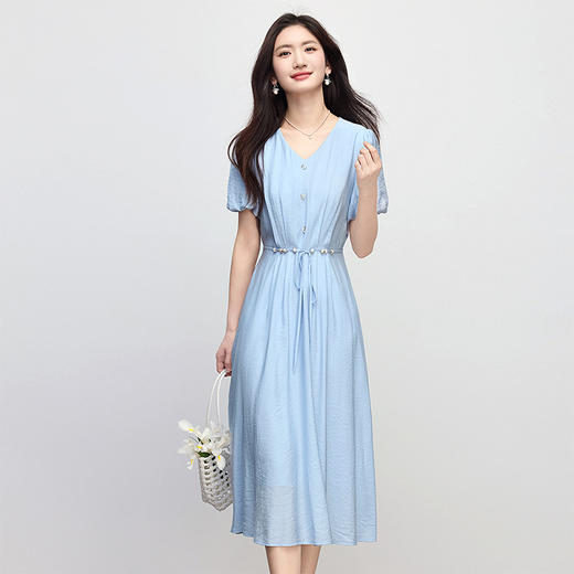 【专属特价】熙世界度假风蓝色V领连衣裙女夏季新款气质灯笼袖串珠收腰长裙子 商品图2