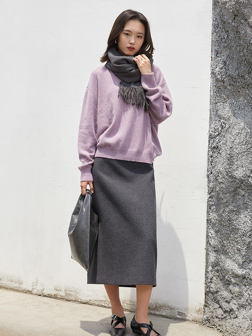 氛围感拉满 暖调驼色 V 领坑条肌理 宽松落肩款软糯舒适针织毛衣 商品图1