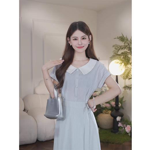 【6折秒杀】鹿向南「蓝白叙事」夏季新款气质条纹连衣裙收腰修身显瘦设计感DYL661943 商品图4